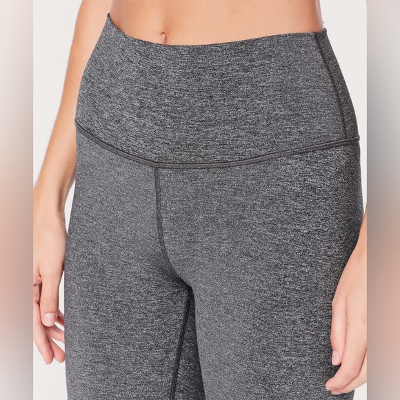 Lululemon Wunder Under Crop (Hi-Rise) *Luxtreme 21" - Picture 3 of 3